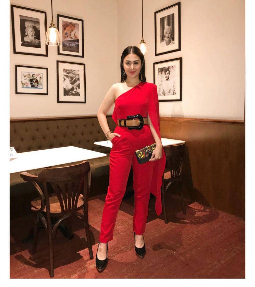 instagram.com/jelita.callebaut