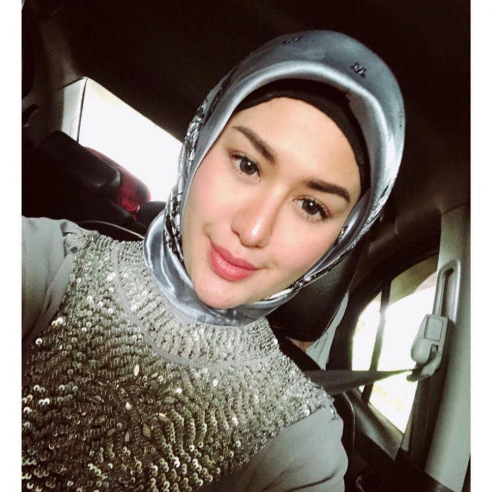 instagram.com/jelita.callebaut