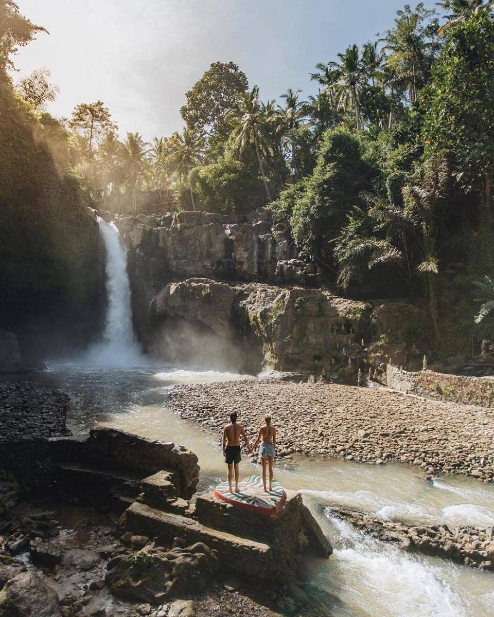 Instagram.com/leaguetravels