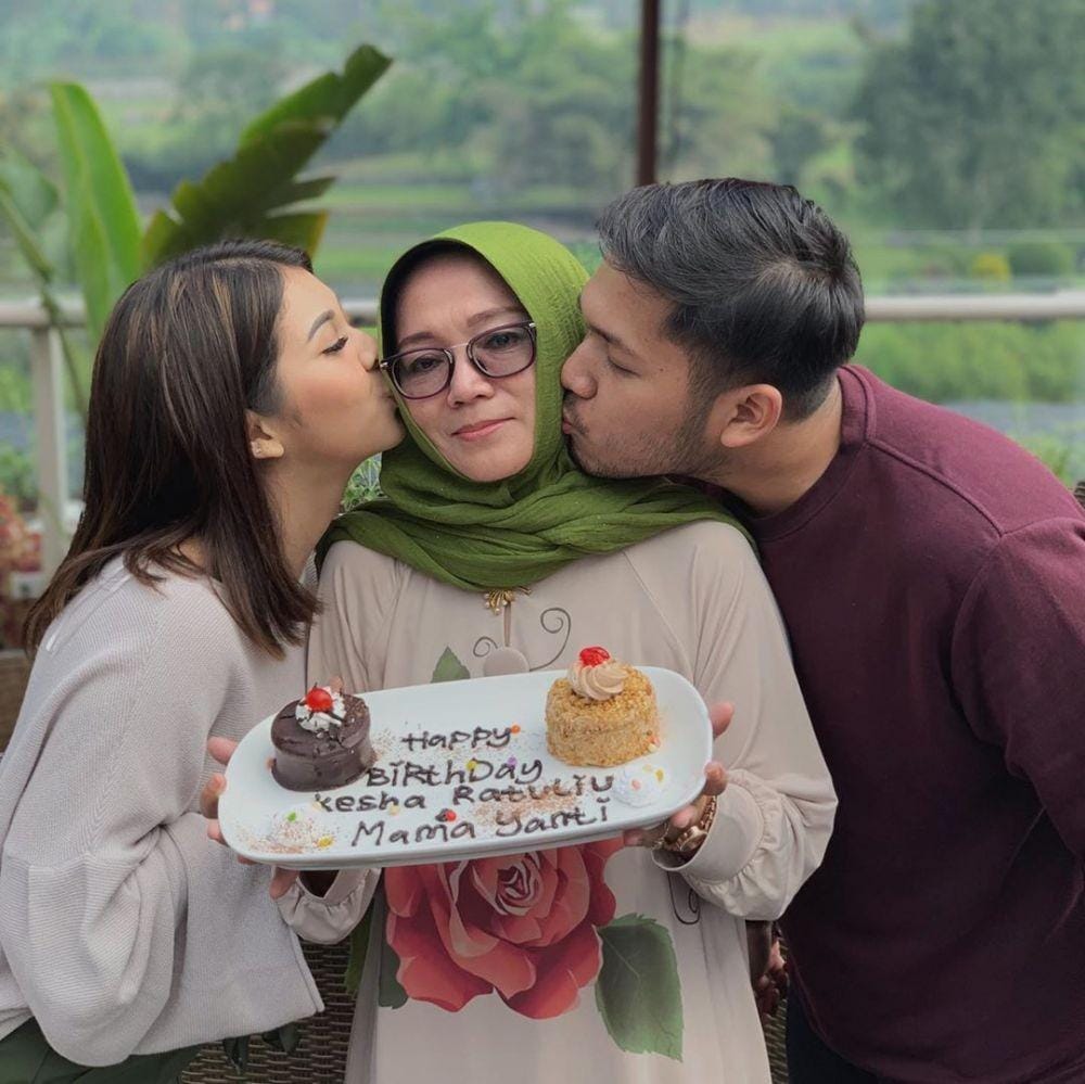 Instagram.com/adhipermana_