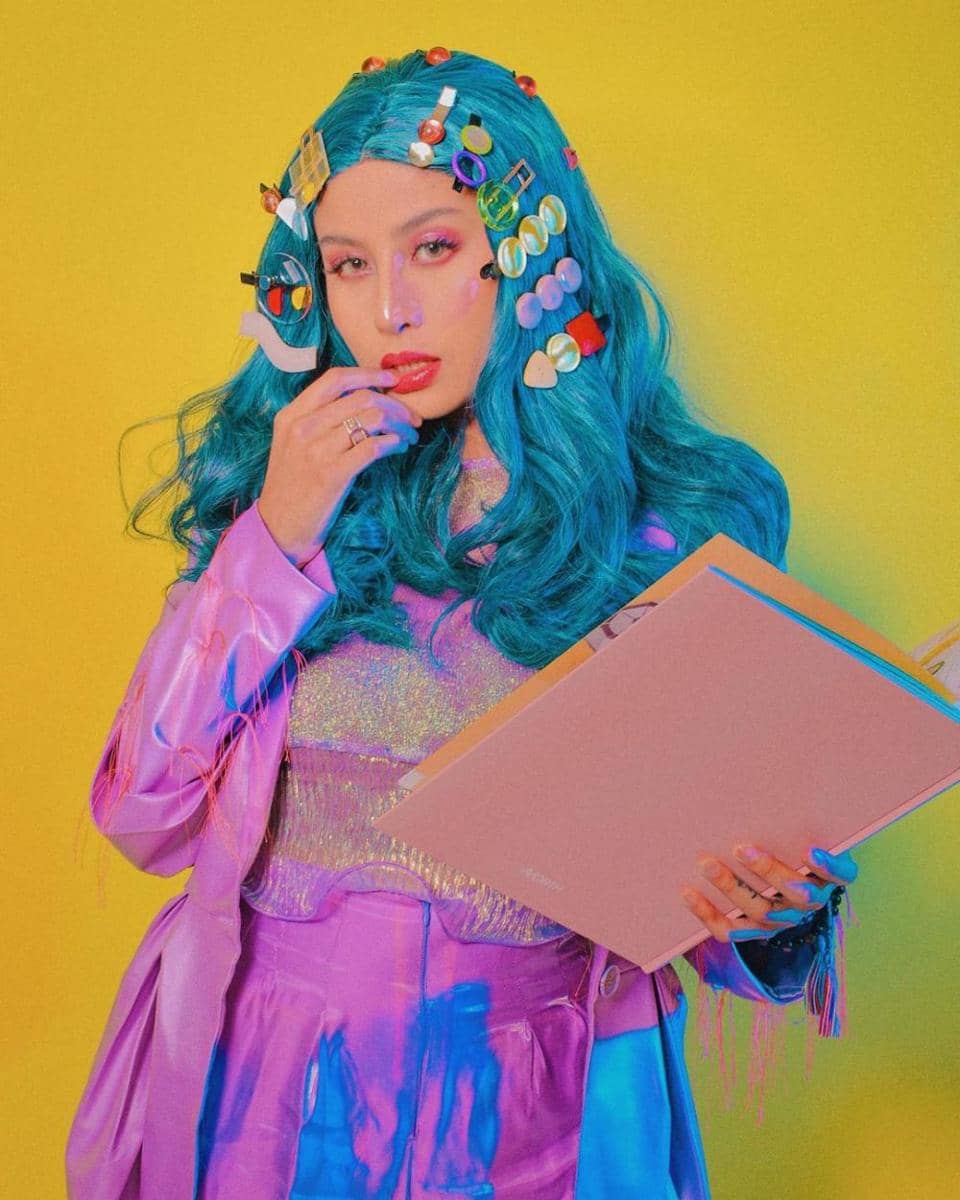 instagram.com/awkarin