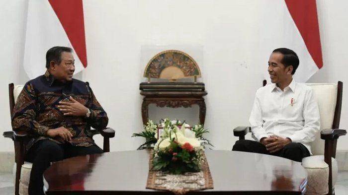 (Presiden Jokowi ketika menemui SBY di Istana Negara) ANTARA FOTO/Puspa Perwitasari