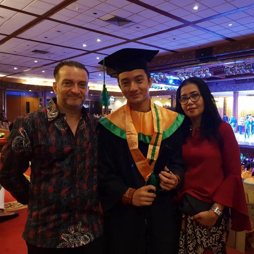 Instagram.com/domaniade