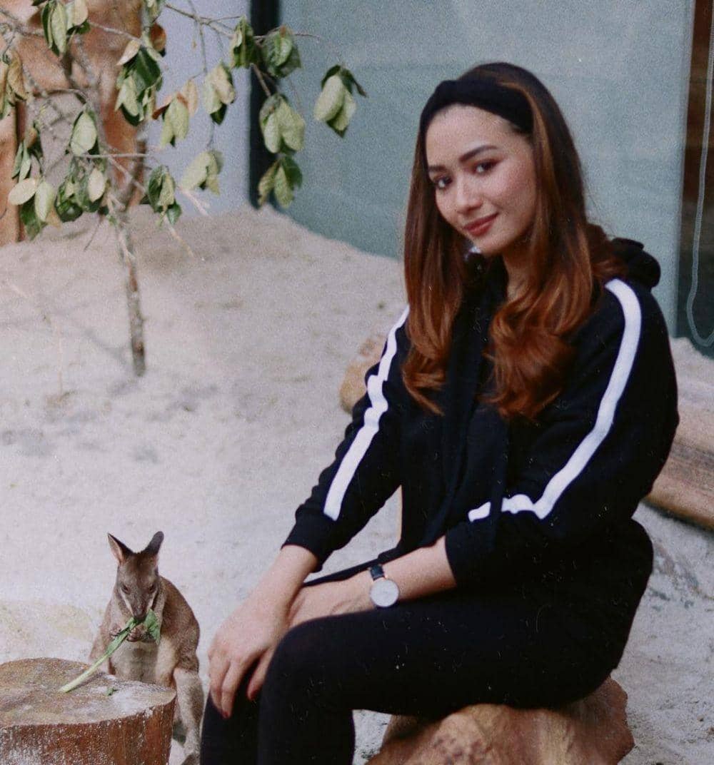 instagram.com/adzanabs