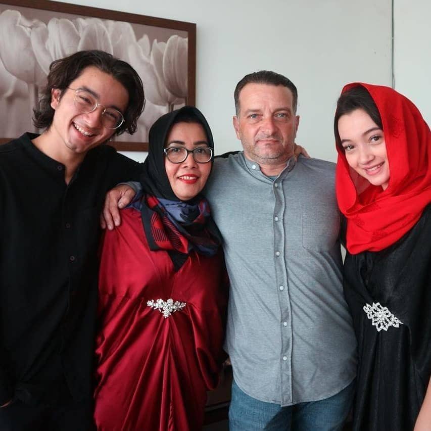 Instagram.com/domaniade