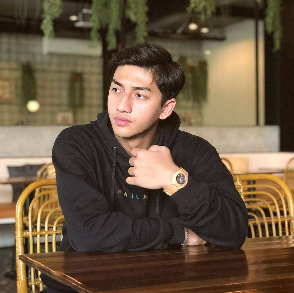 Instagram/harrisvriza