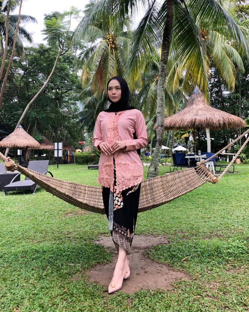 instagram.com/farahfarhanaaaaa