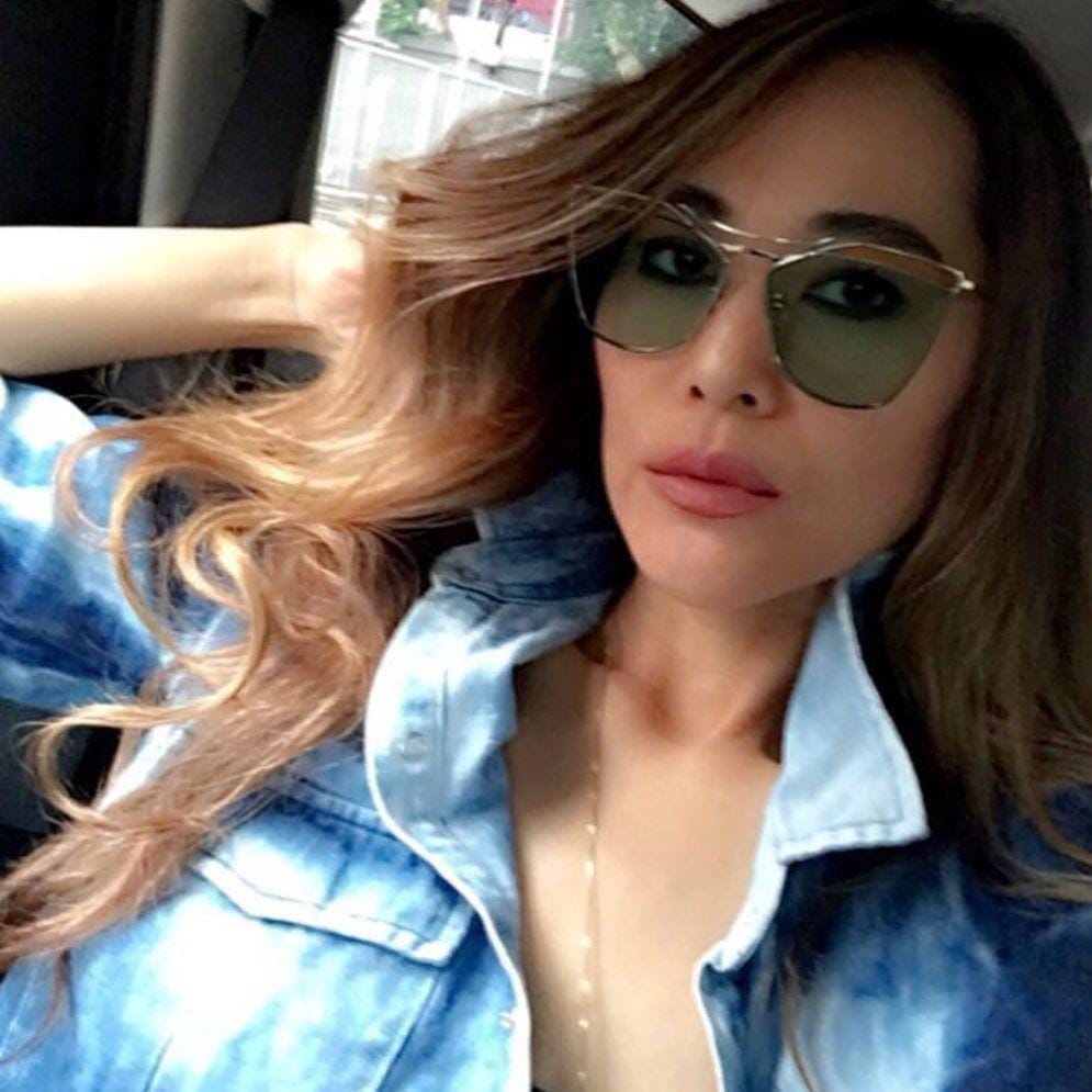 instagram.com/inathomas