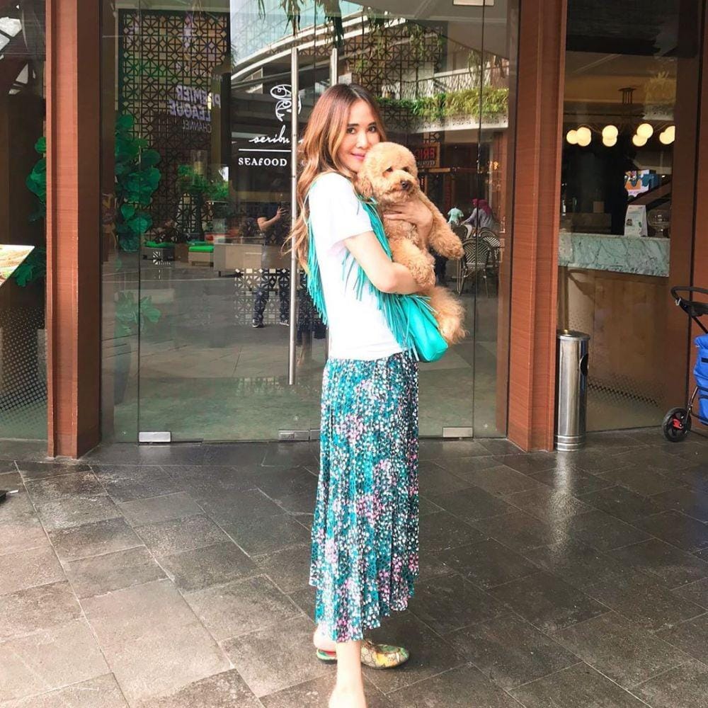 instagram.com/inathomas