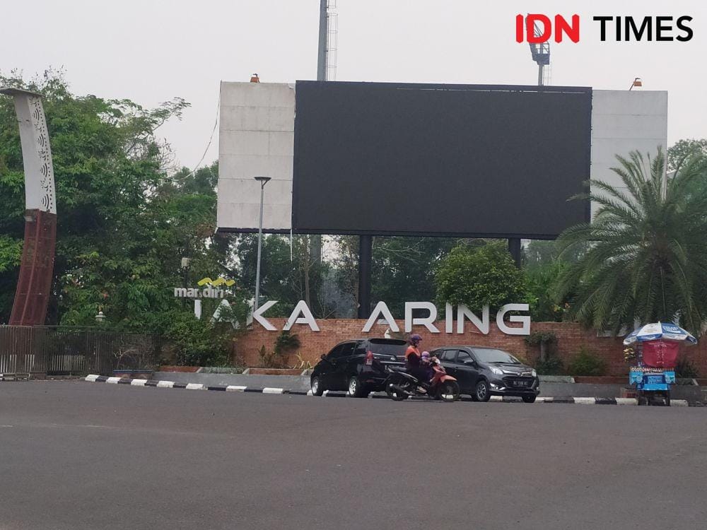 Kondisi di luar kawasan Stadion GSJ Palembang (IDN Times/Feny Maulia Agustin)