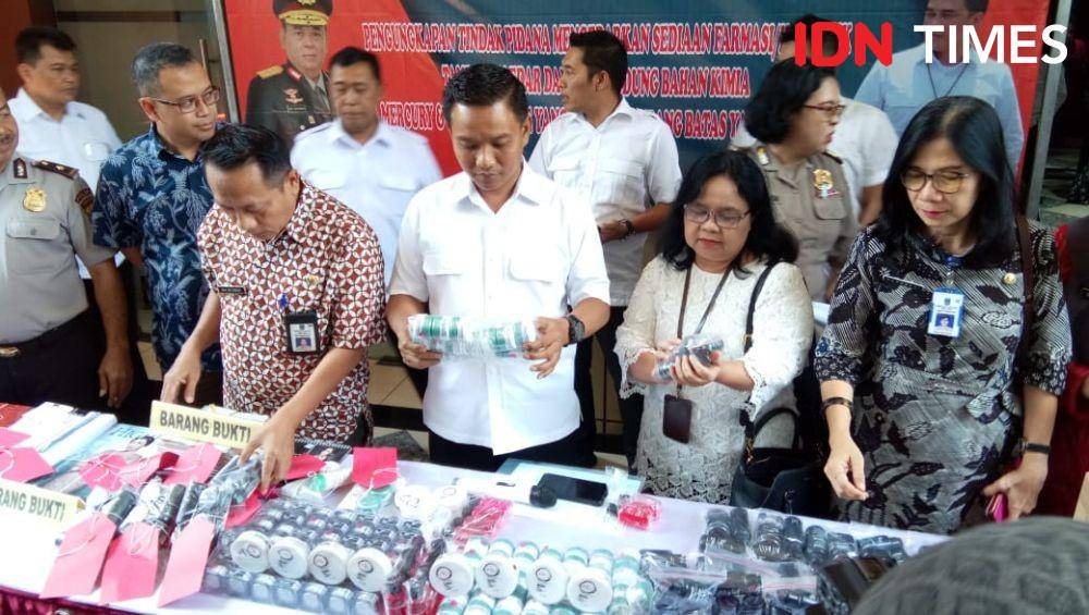 Rilis ungkap kasus kosmetik ilegal Polda Jatim (24/10). Dok.IDN Times/Istimewa.