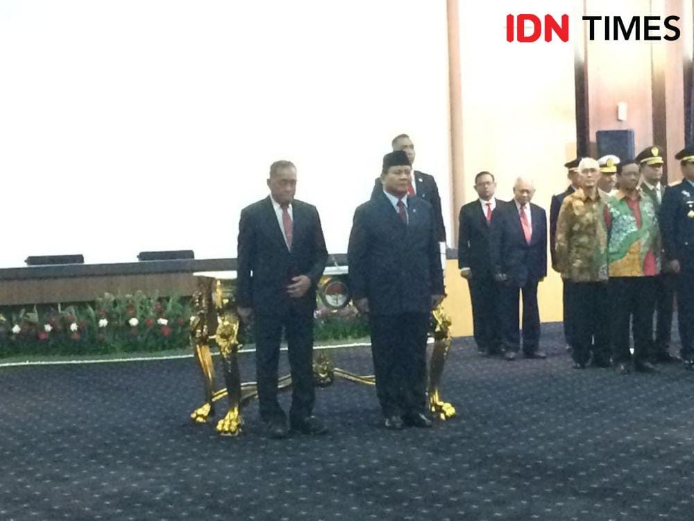 Prabowo dan Ryamizard usai sertijab Menteri Pertahanan. IDN Times / Irfan Fathurohman