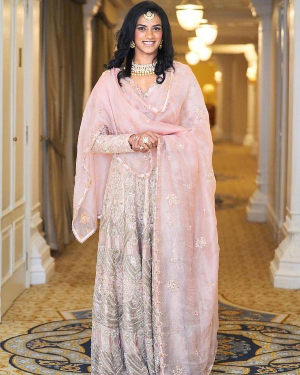 Bak Model, Intip 10 Gaya Fashion Pebulutangkis PV Sindhu Di Luar Arena