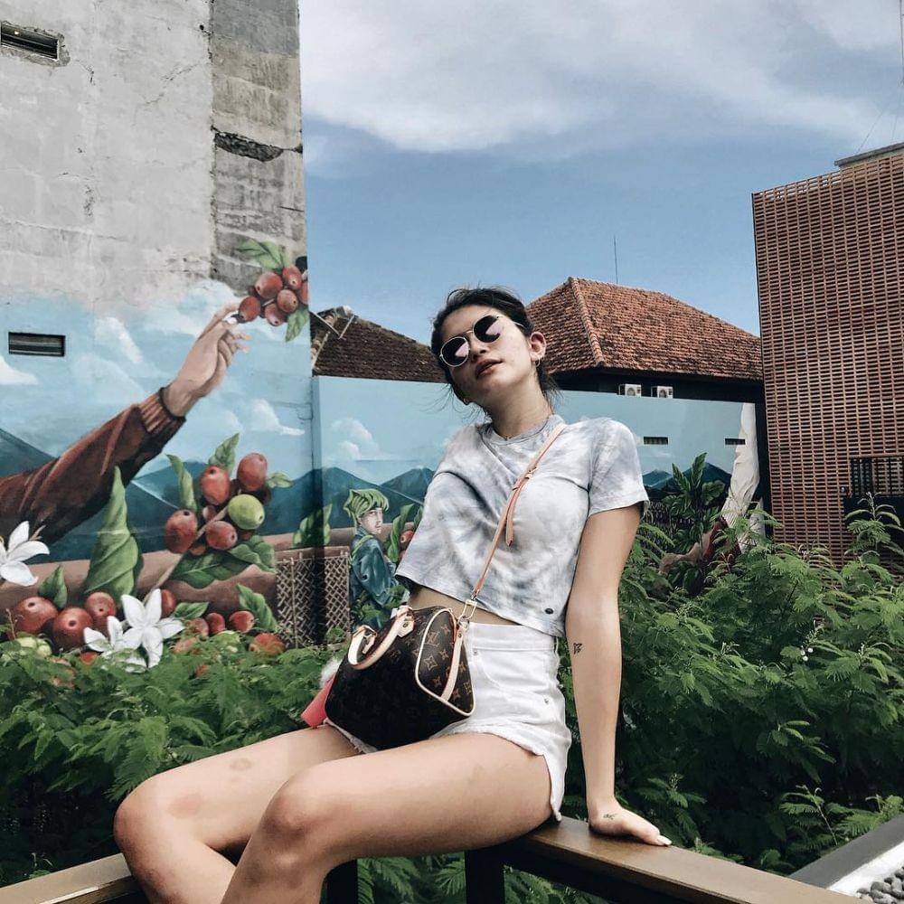 Instagram.com/agathavalerie