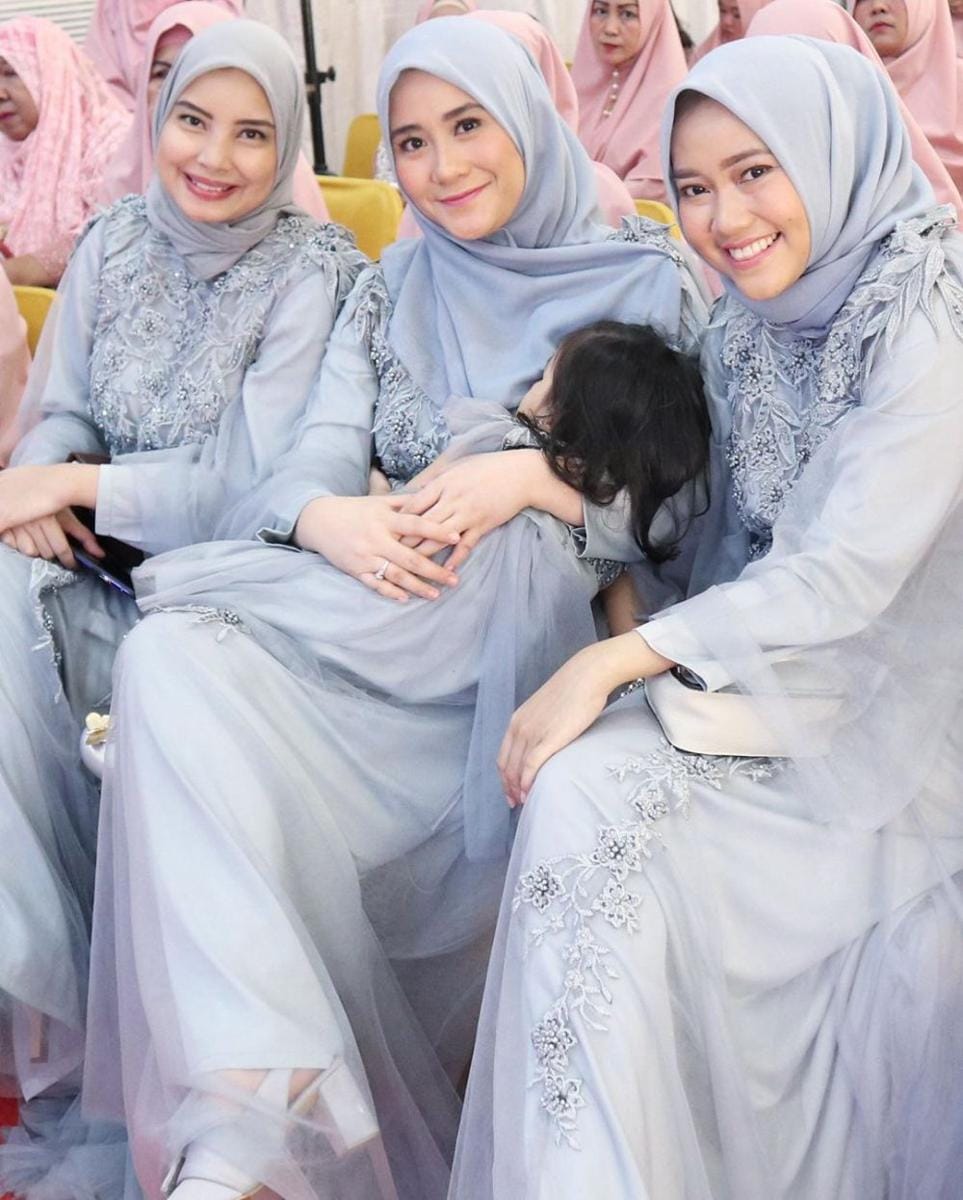 instagram.com/ryana_dea