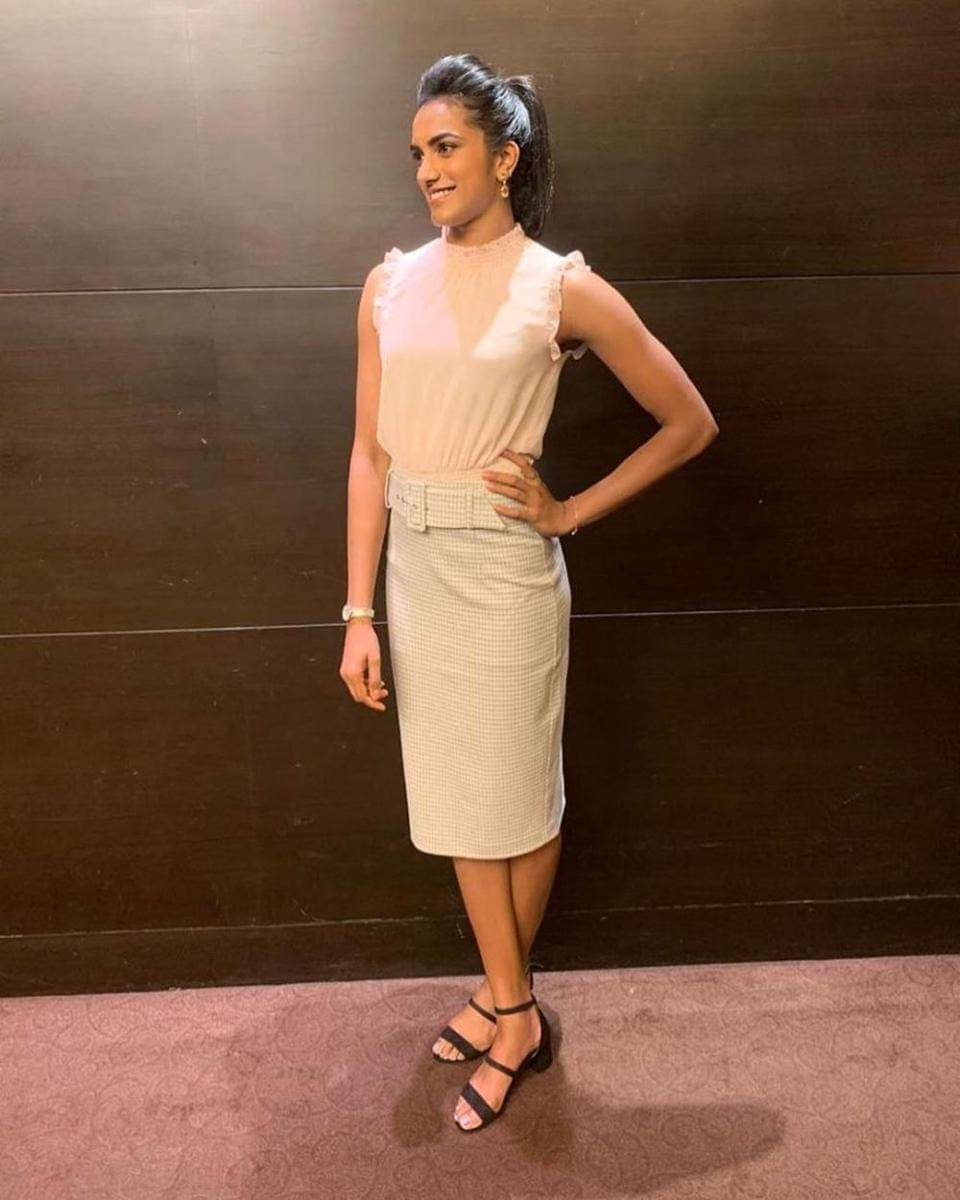 Bak Model, Intip 10 Gaya Fashion Pebulutangkis PV Sindhu Di Luar Arena