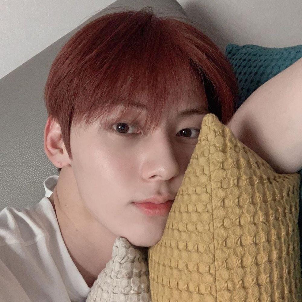 Minhyun tanpa riasan