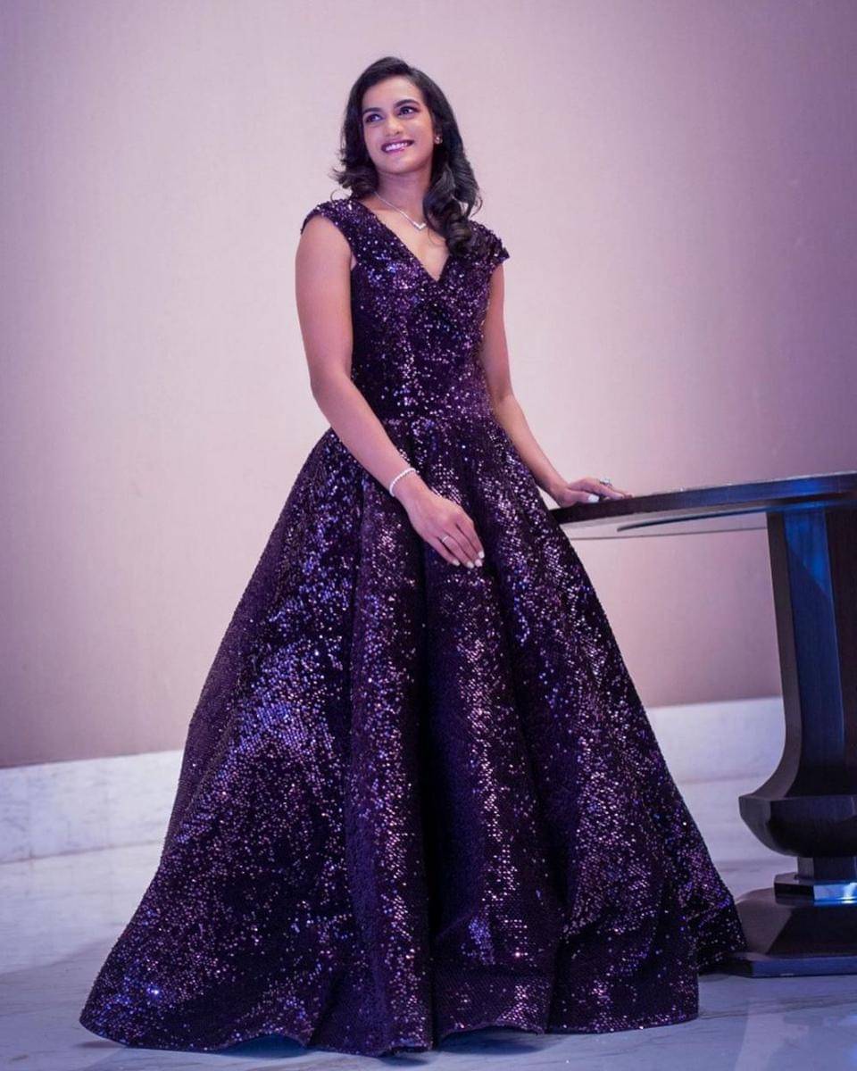 Bak Model, Intip 10 Gaya Fashion Pebulutangkis PV Sindhu Di Luar Arena