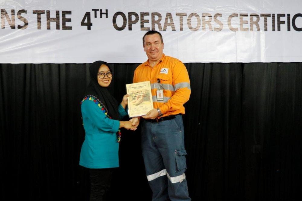 Pekerja tambang emas martabe