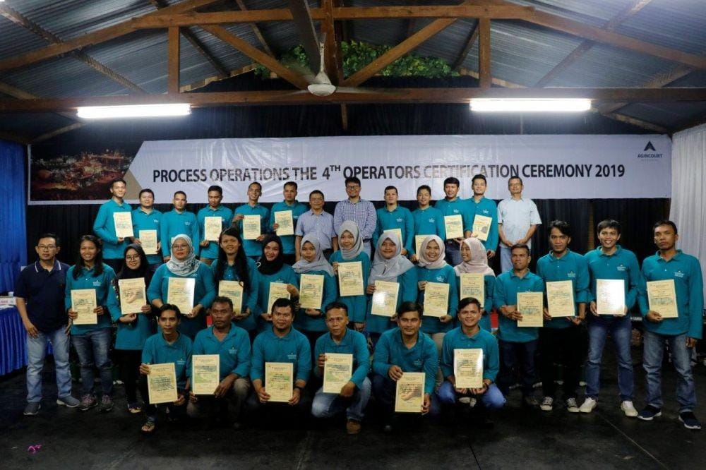 Pekerja tambang emas martabe