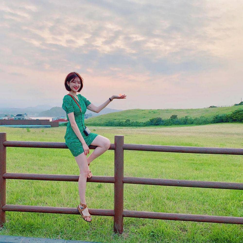 instagram.com/moongom119