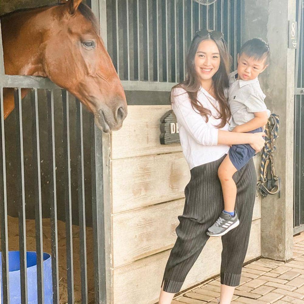 Instagram.com/vanialarissa