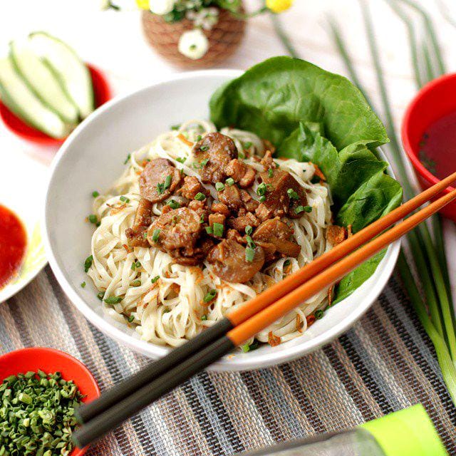 instagram.com/kedaimiesutoyo