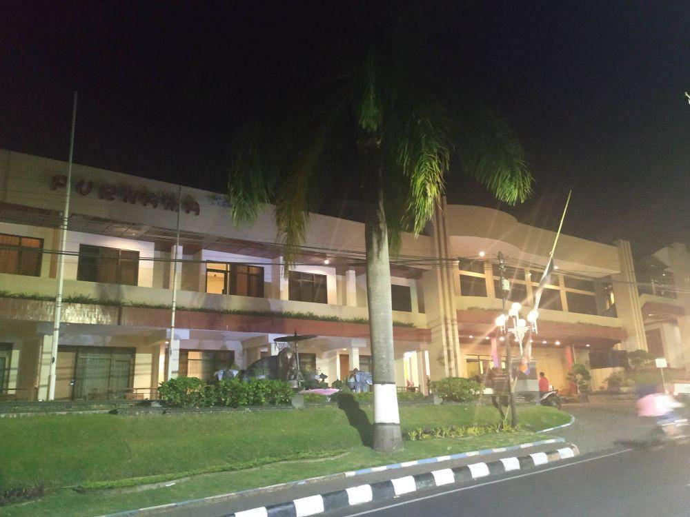 Hotel Purnama, Kota Batu yang diduga menjadi lokasi penangkapan terduga pelaku prostitusi online, Sabtu (26/10/2019). IDN Times/ Alfi Ramadana