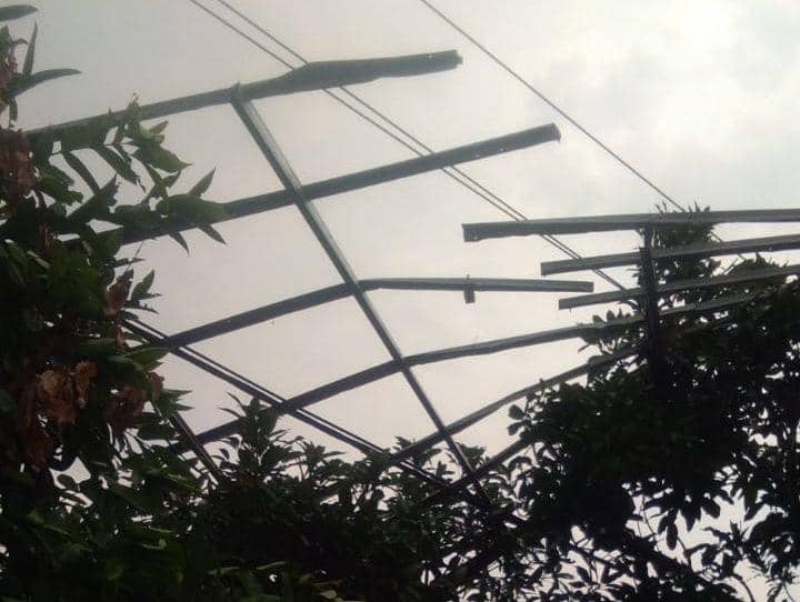 Rumah warga Bojonegoro rusak parah diterjang angin kencang. IDN Times/Istimewa