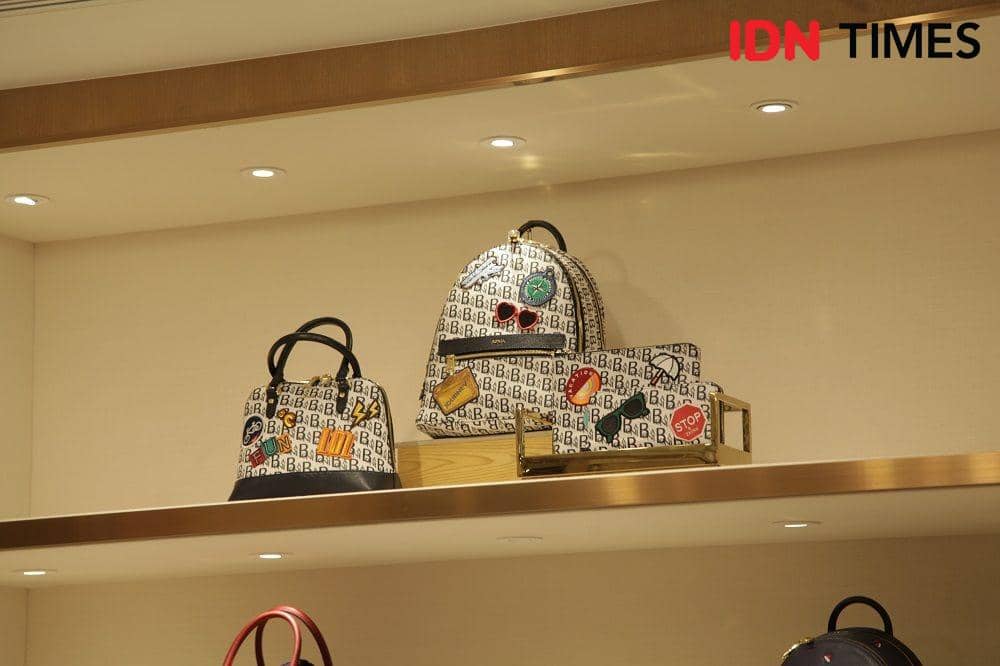 Koleksi Bonia dengan patch work. 25 Oktober 2019. IDN Times/Rully Bunga