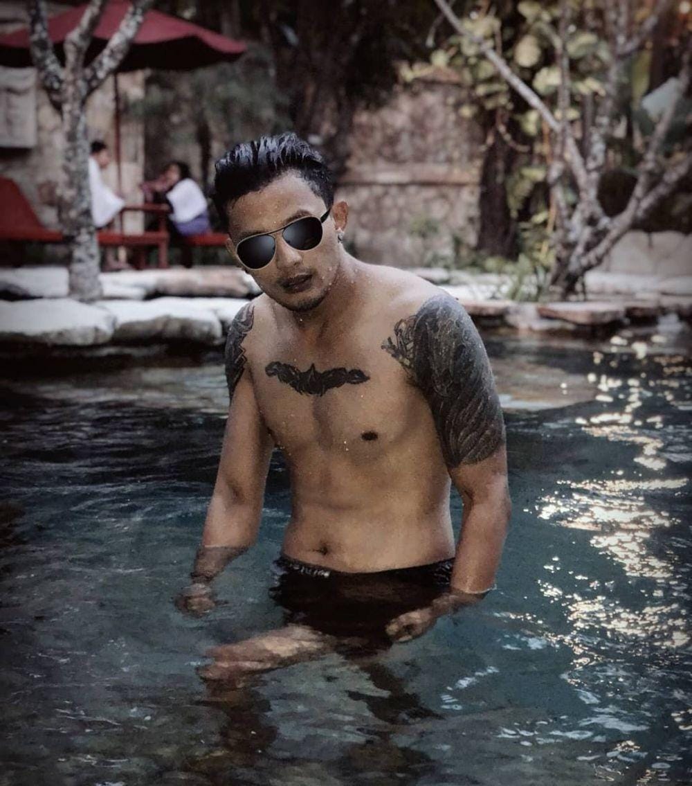 Instagram.com/adhipawitra