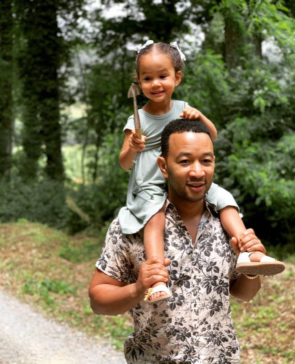 instagram.com/johnlegend