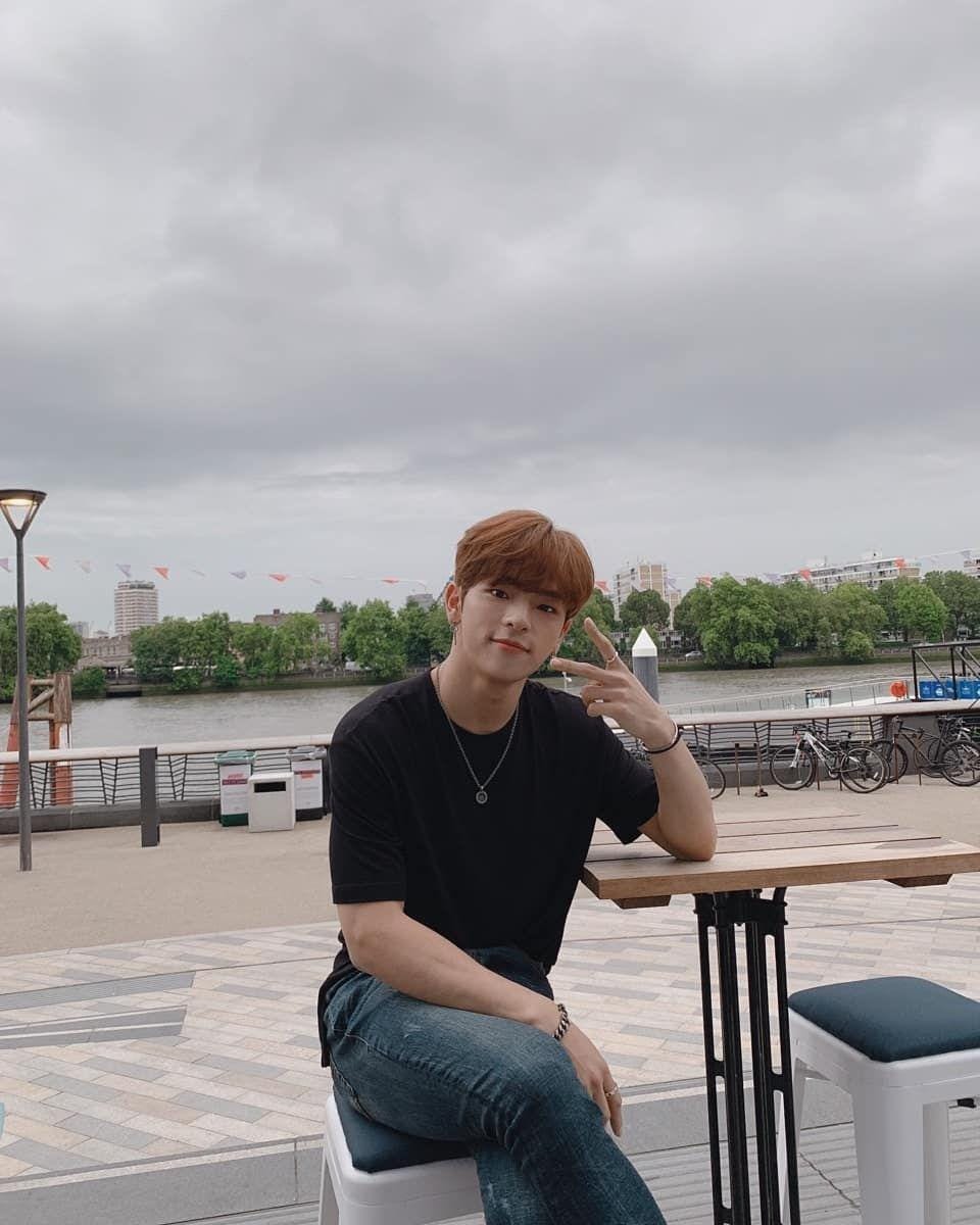 Instagram.com/realstraykids