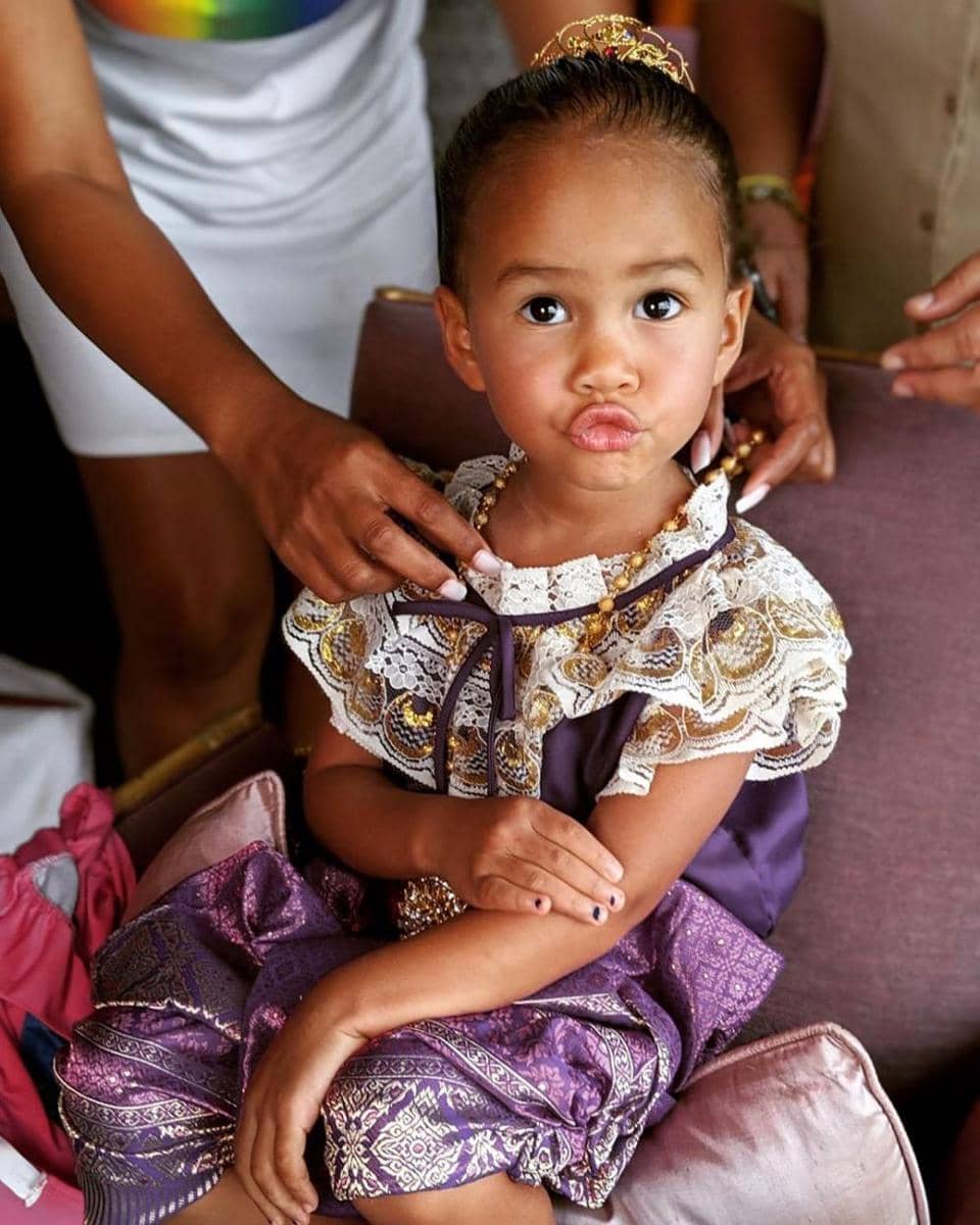 instagram.com/chrissyteigen