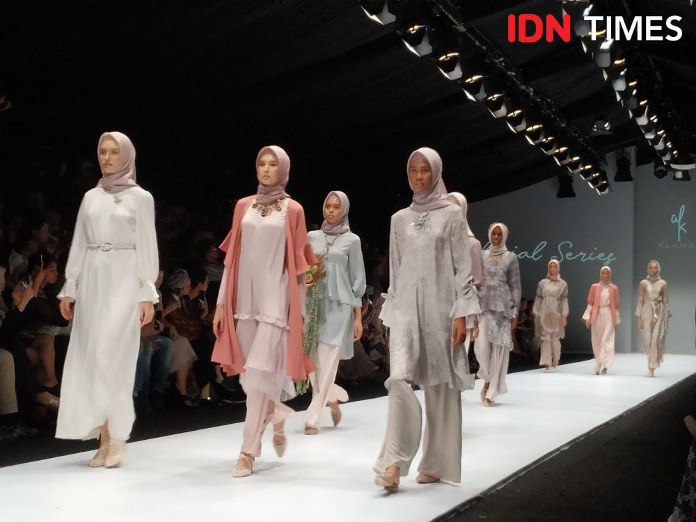 Wearing Klamby di Jakarta Fashion Week 2020. 26 Oktober 2019. IDN Times/Syarifah Noer Aulia