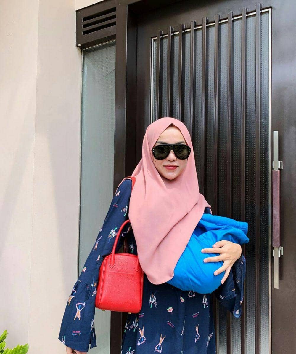 (Instagram.com/medinazein)