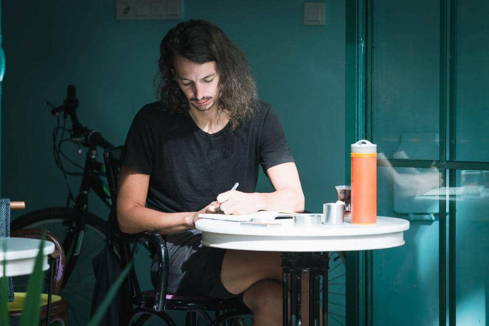 unsplash.com/@shaquzum