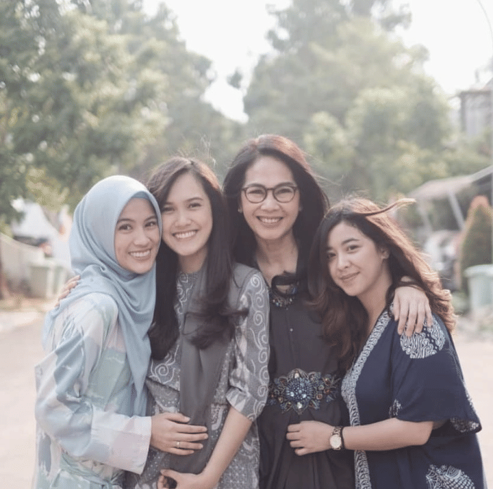 instagram.com/hello.sashaa