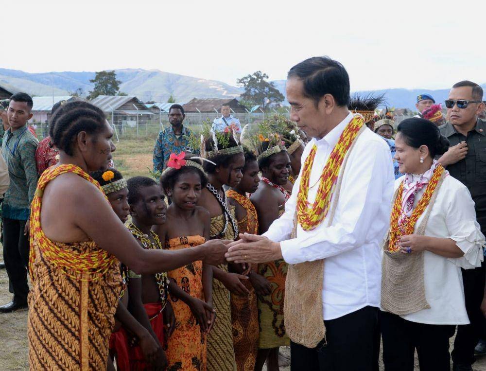 (Presiden Jokowi mengunjungi masyarakat di Pegunungan Arfak, Papua) Dok. Biro Pers Kepresidenan RI