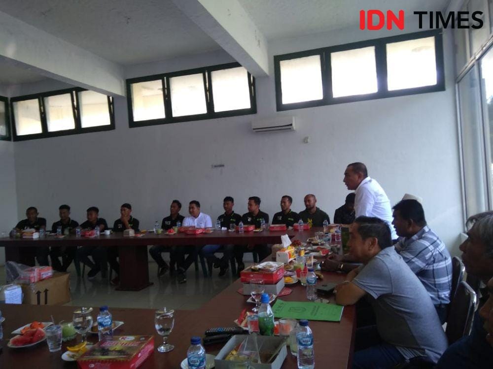 Gubernur Sumut Edy Rahmayadi temui pemain PSMS Medan (IDN Times/Hasudungan)