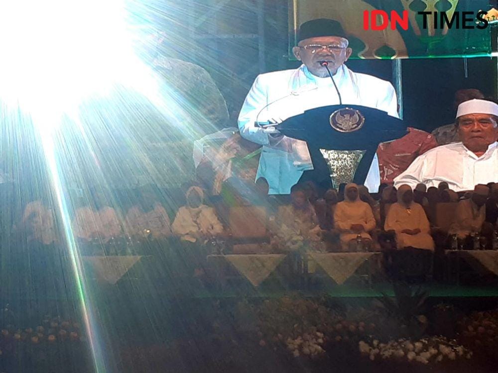 Wakil Presiden KH Ma'ruf Amin memberikan sambutan pada acara SCNC 2019 di Kantor PWNU Jatim, Minggu malam (27/10). IDN Times/Ardiansyah Fajar.