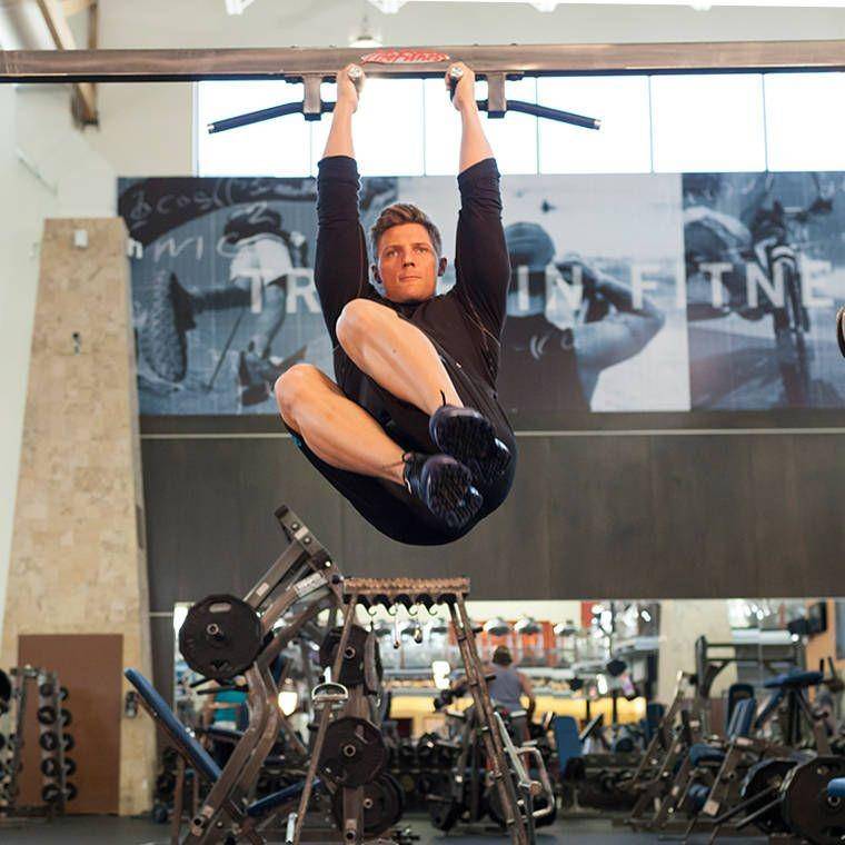 Ilustrasi gerakan hanging oblique raise (bodybuilding.com)