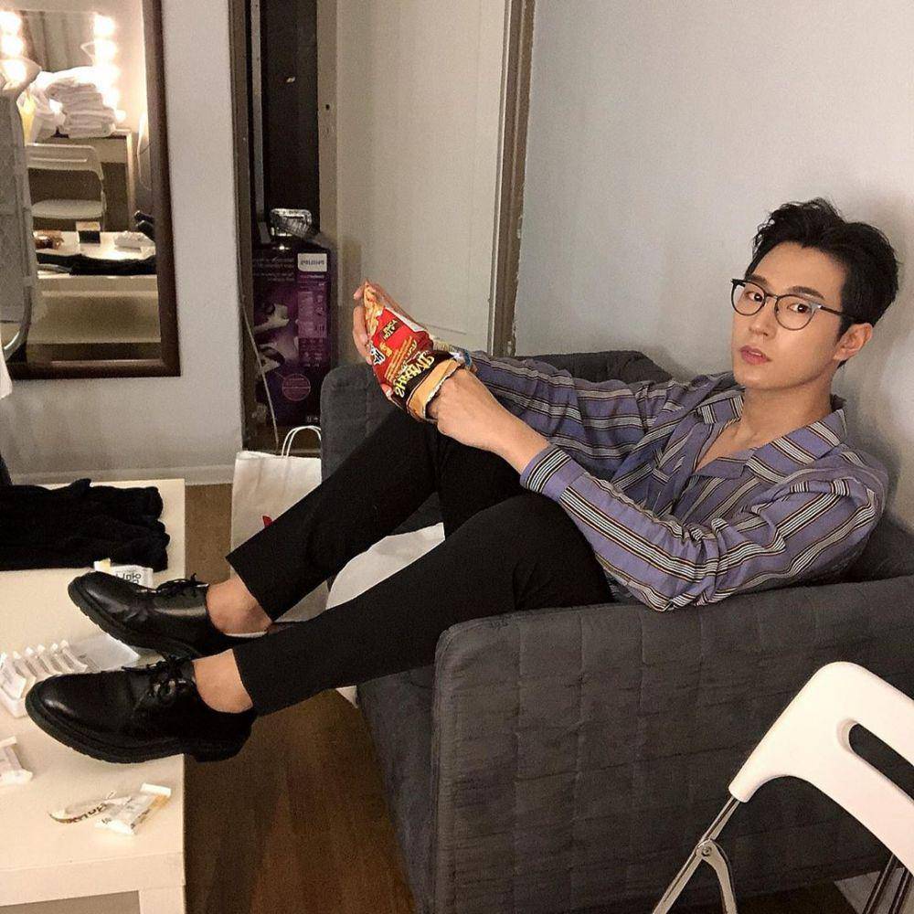 instagram.com/parkseoham