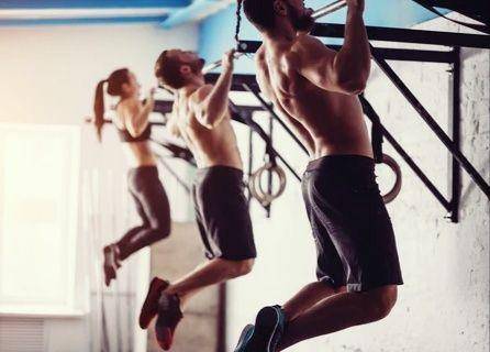 Ilustrasi pull-up (livefit.com)
