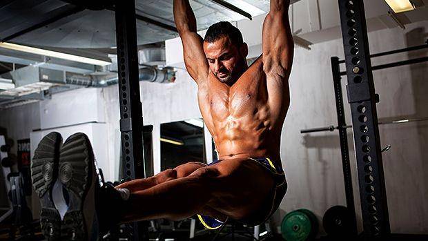 Ilustrasi hanging leg raises (t-nation.com)