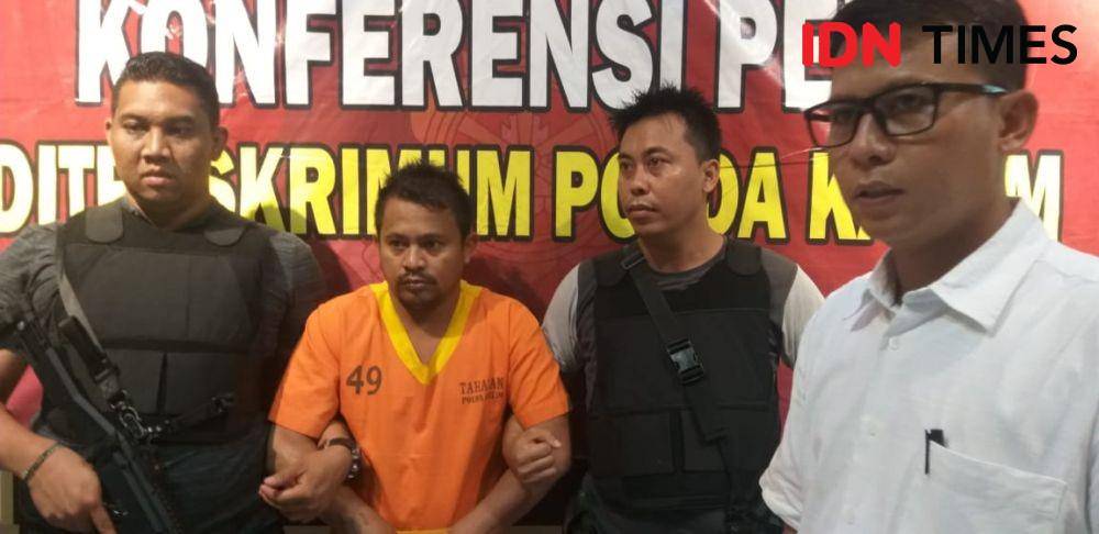 Pelaku perampokan di Balikpapan, saat dihadapkan kepada awak media di Mapolda Kaltim, Senin (28/10) siang. IDN Times/Surya Aditya