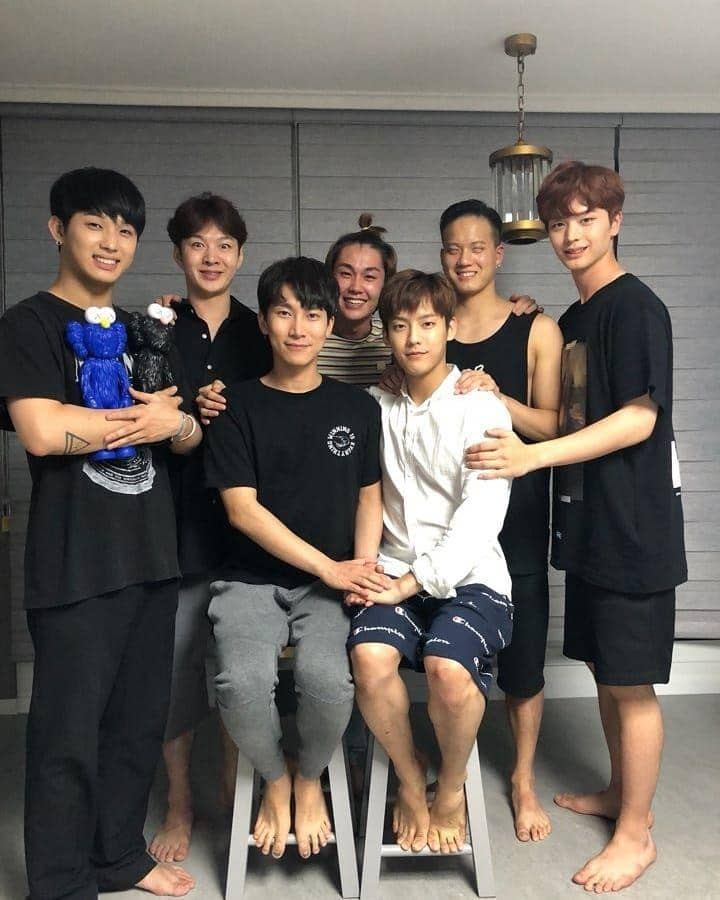 instagram.com/btob_silver_light