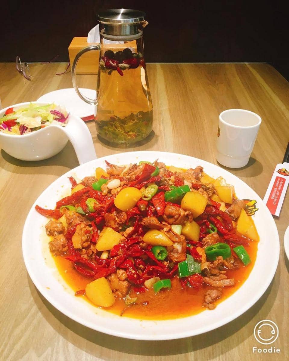 instagram.com/hu_is_yitong