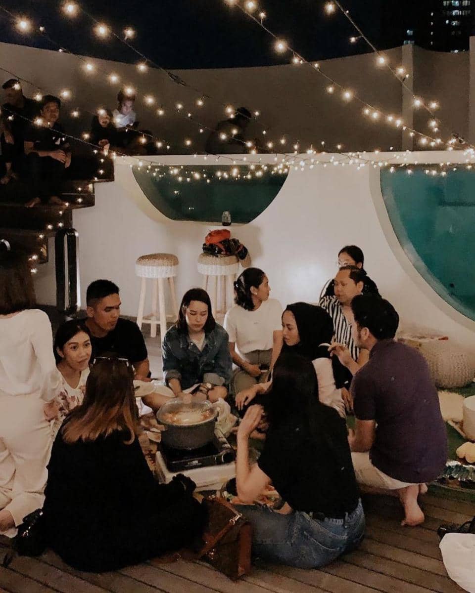 instagram.com/rachelvennya