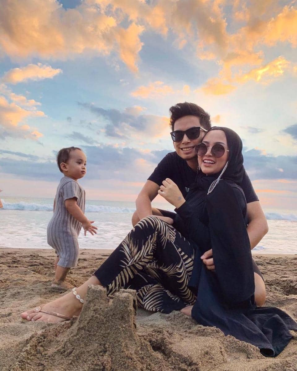 instagram.com/rachelvennya